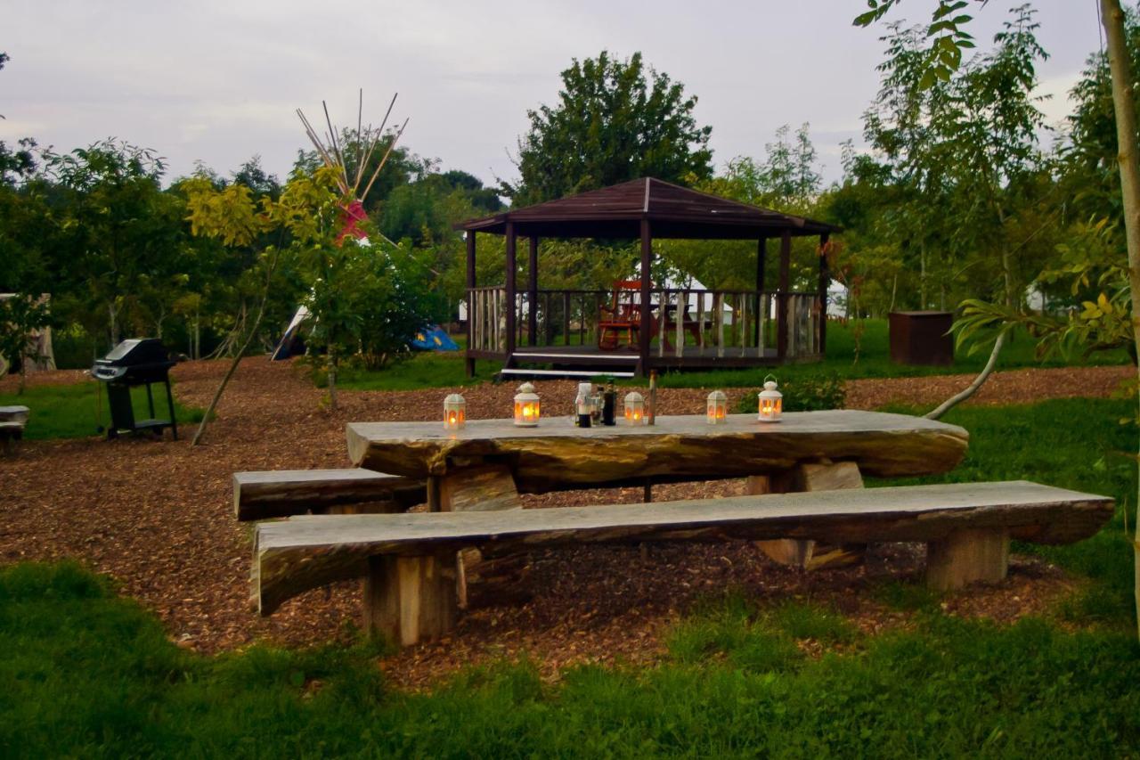 Plush Tents Yurt Village Chichester Exterior photo